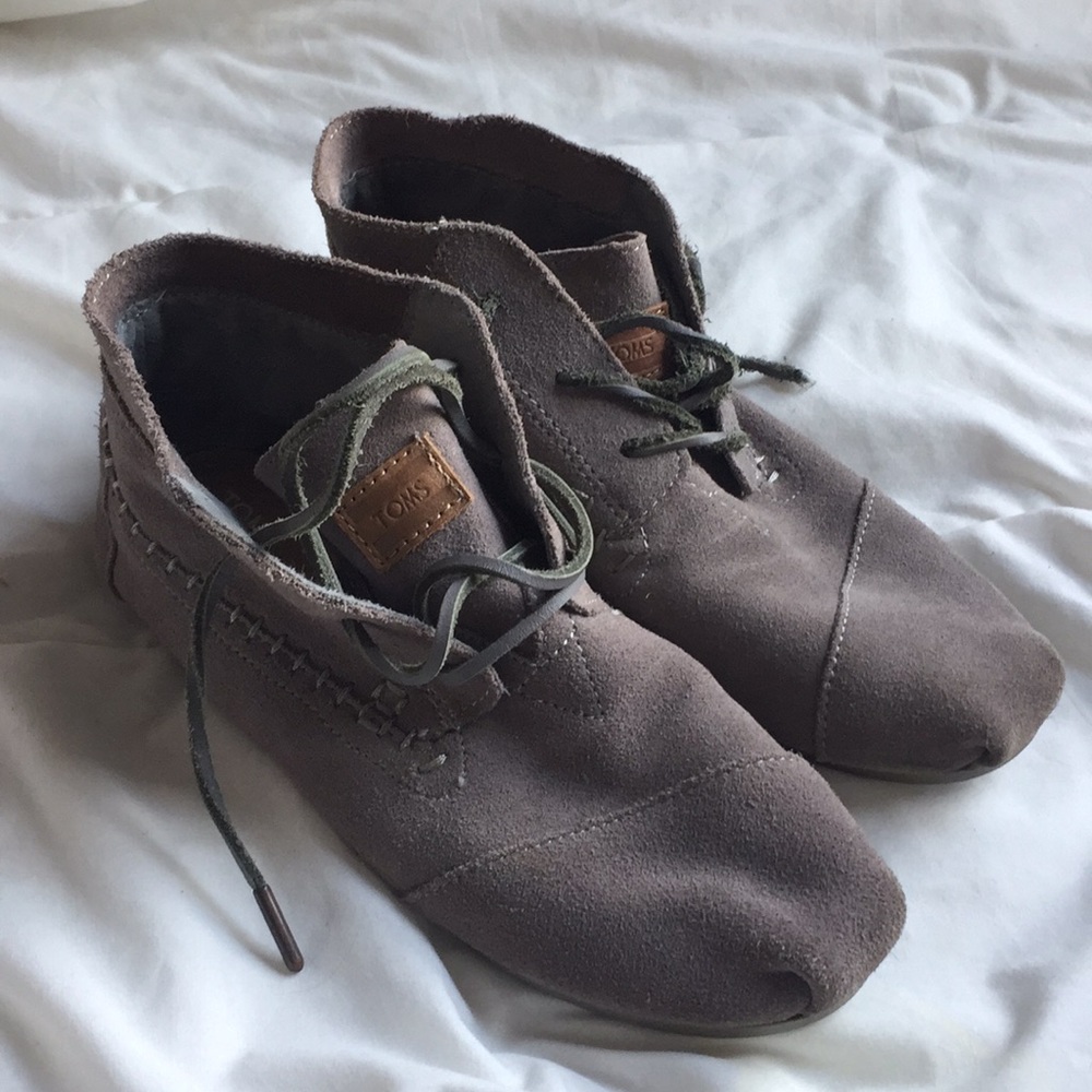 Toms Gray Suede Boots Women's Size 7.5